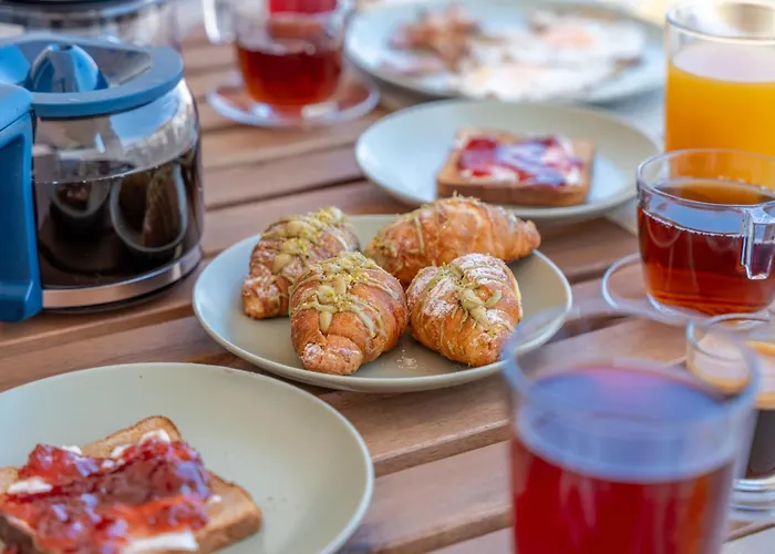 Irem's Sunrise Suite! شقة